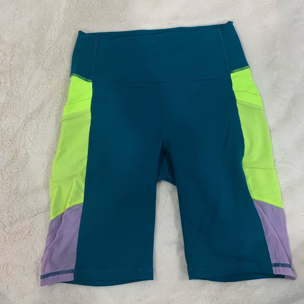 Fabletics 9” biker shorts with pockets